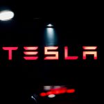Tesla Reset Strategi: Penjualan Lesu di India, Namun Optimisme Robotaxi Kerek Saham